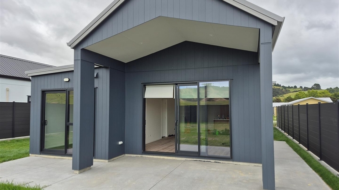 72 Ferndale Drive, Kawakawa Bay, Auckland