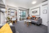 Auckland Girls’ Grammar School zone, Oversea vendor want a quick sale, 53m2 Freehold 2 beds 1.5 baths split-level apartment with 1 car park, 59/146 Fanshawe Street, Auckland Central, Auckland