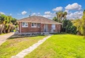 Investor Quit– Must Sell, Brick 3 beds house on 660m2 section, whit RC for 5 new homes, close to supermarkets, schools, town centres, 5 Tunis Road, Panmure, Auckland