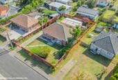 Investor Quit– Must Sell, Brick 3 beds house on 660m2 section, whit RC for 5 new homes, close to supermarkets, schools, town centres, 5 Tunis Road, Panmure, Auckland