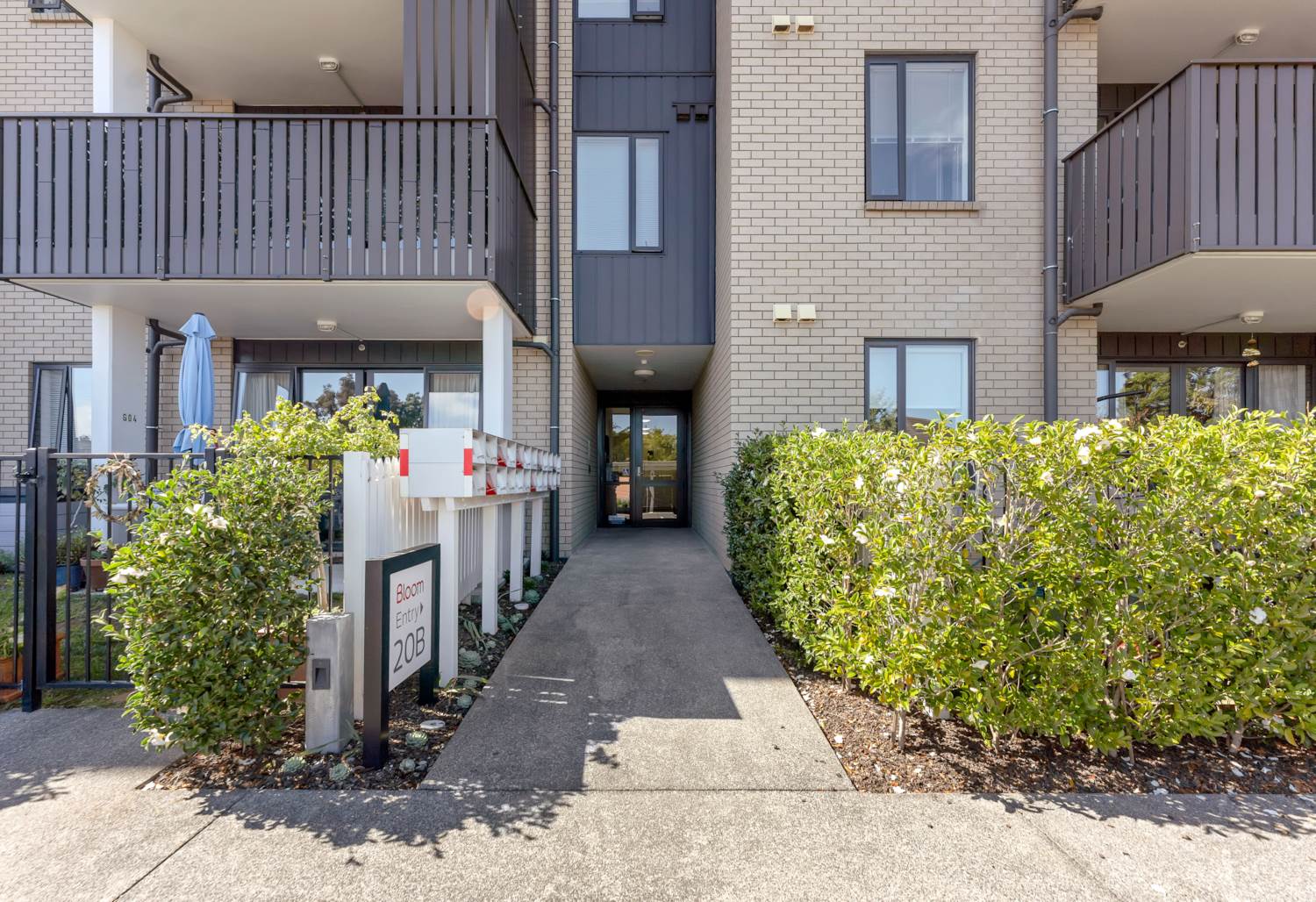 2 beds 1 bath 1 car park apartment, walks to schools, Manurewa town centre, 201/20B Alfriston Road, Manurewa East, Auckland