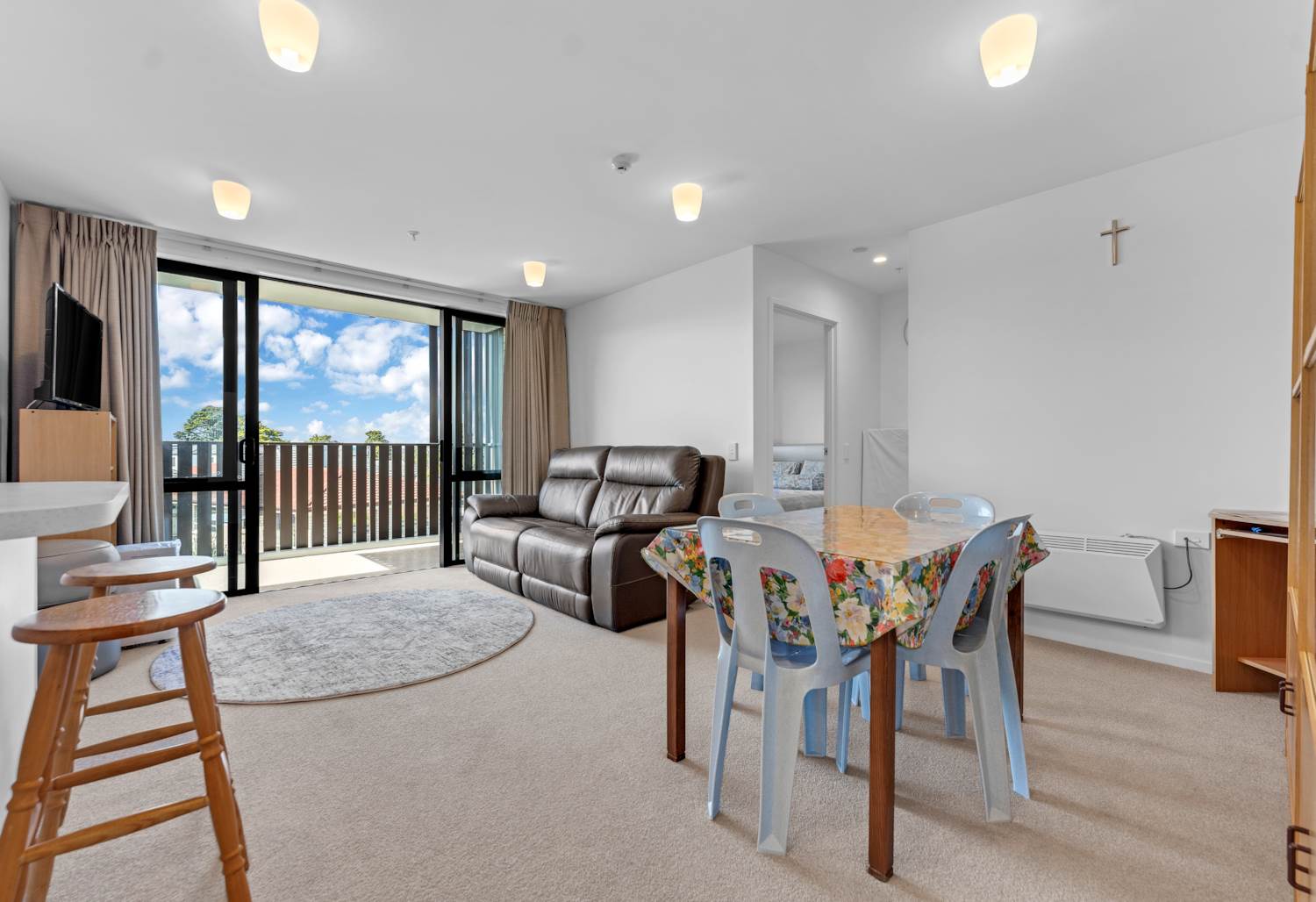 2 beds 1 bath 1 car park apartment, walks to schools, Manurewa town centre, 201/20B Alfriston Road, Manurewa East, Auckland