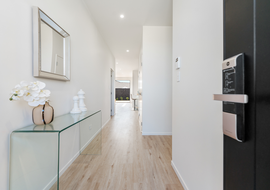 6/90 Picasso Drive, West Harbour, Auckland