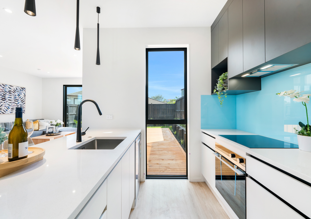 6/90 Picasso Drive, West Harbour, Auckland
