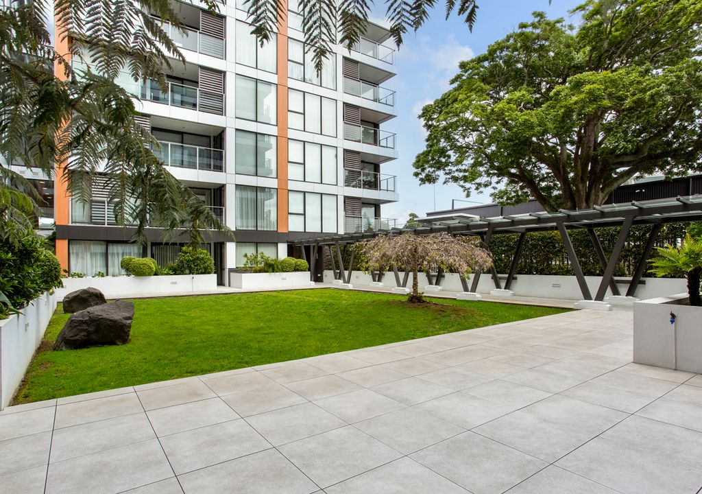 Double Grammar School Zone, 2 beds 2 baths apartment, ust a short walk from Grafton railway station, Newmarket’s retail and entertainment hub, 104/10 Lion Place Epsom, Auckland
