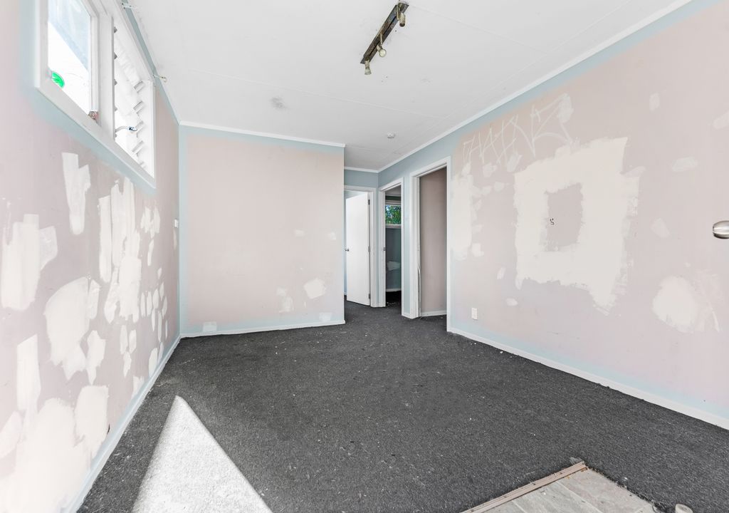 Urgent Sale, 5 Astor Place, Manurewa, Auckland