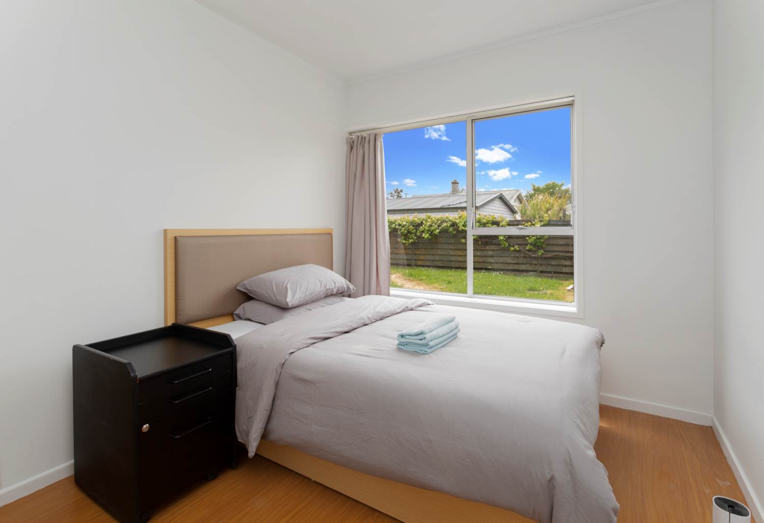 Double Grammar school zone, 5 beds 1.5 baths main home + 3 beds granny + standalone 1 bed 1 bath and laundry sleepout, 2 km to Epsom Girls’ Grammar School, 2.8 km to Auckland Grammar, 7-7A Rangiatea Road, Epsom, Auckland