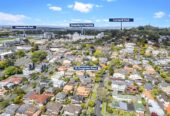 Double Grammar school zone, 5 beds 1.5 baths main home + 3 beds granny + standalone 1 bed 1 bath and laundry sleepout, 2 km to Epsom Girls’ Grammar School, 2.8 km to Auckland Grammar, 7-7A Rangiatea Road, Epsom, Auckland
