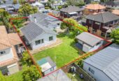 Double Grammar school zone, 5 beds 1.5 baths main home + 3 beds granny + standalone 1 bed 1 bath and laundry sleepout, 2 km to Epsom Girls’ Grammar School, 2.8 km to Auckland Grammar, 7-7A Rangiatea Road, Epsom, Auckland
