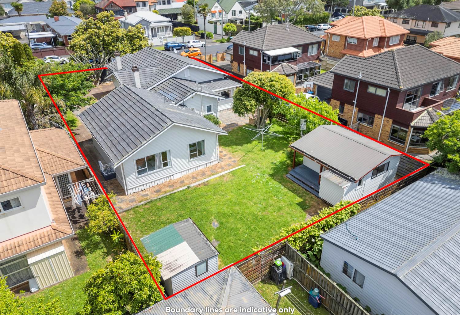 Double Grammar school zone, 5 beds 1.5 baths main home + 3 beds granny + standalone 1 bed 1 bath and laundry sleepout, 2 km to Epsom Girls’ Grammar School, 2.8 km to Auckland Grammar, 7-7A Rangiatea Road, Epsom, Auckland