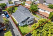 Double Grammar school zone, 5 beds 1.5 baths main home + 3 beds granny + standalone 1 bed 1 bath and laundry sleepout, 2 km to Epsom Girls’ Grammar School, 2.8 km to Auckland Grammar, 7-7A Rangiatea Road, Epsom, Auckland