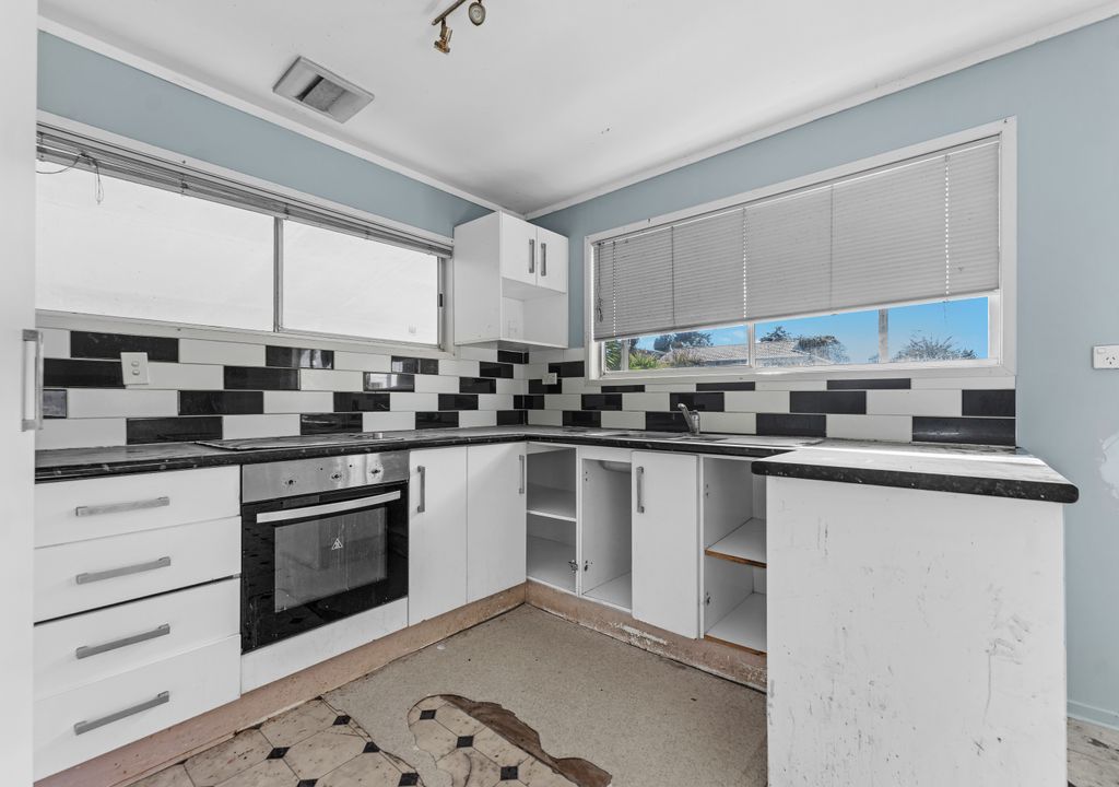 Urgent Sale, 5 Astor Place, Manurewa, Auckland
