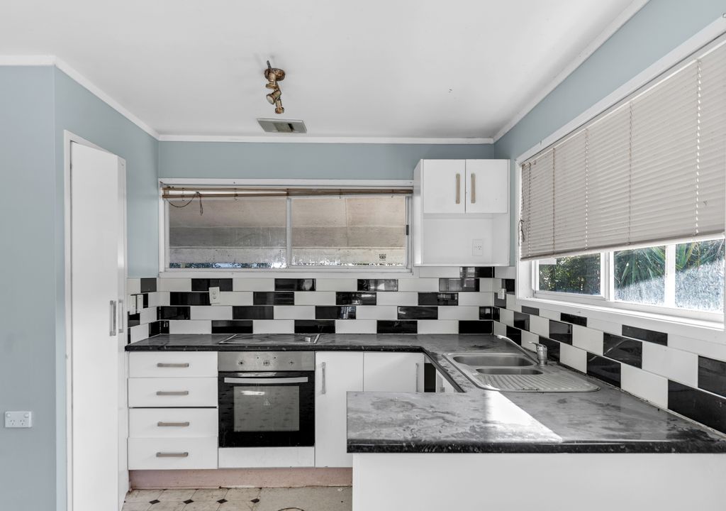 Urgent Sale, 5 Astor Place, Manurewa, Auckland