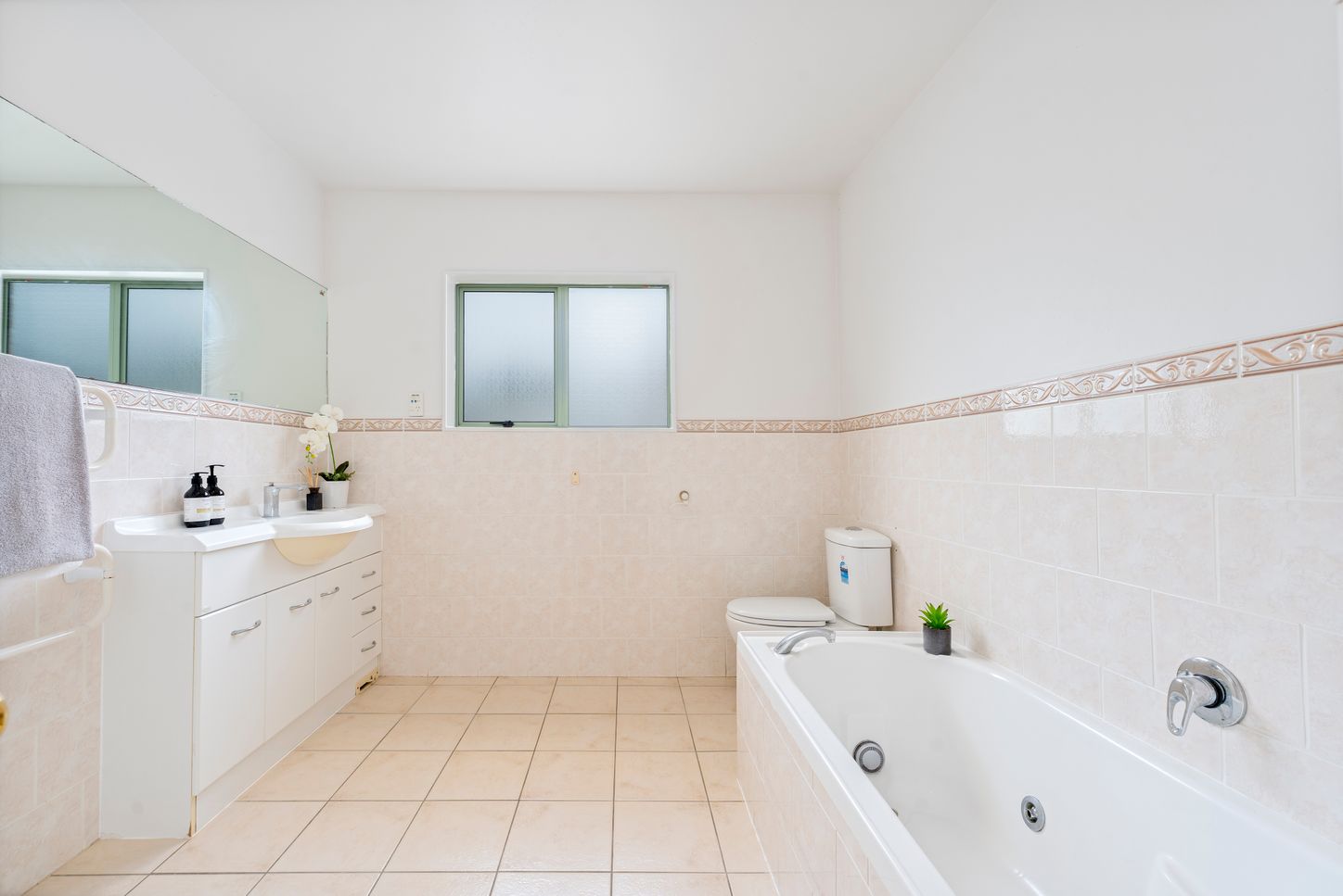 2 Ferngrove Avenue, Ranui, Auckland