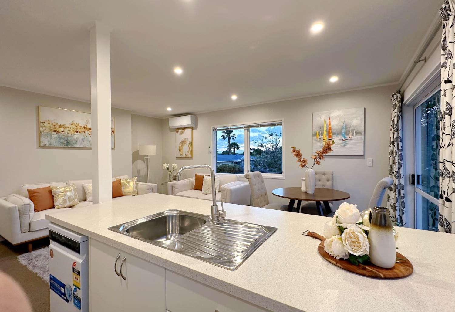 Urgent sale, 3/65 Howe Street, Howick, Auckland