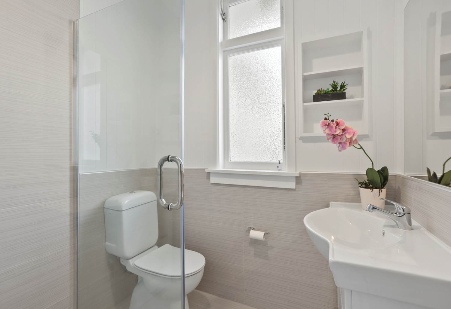 Renovated, 59A Morningside Drive, St Lukes, Auckland
