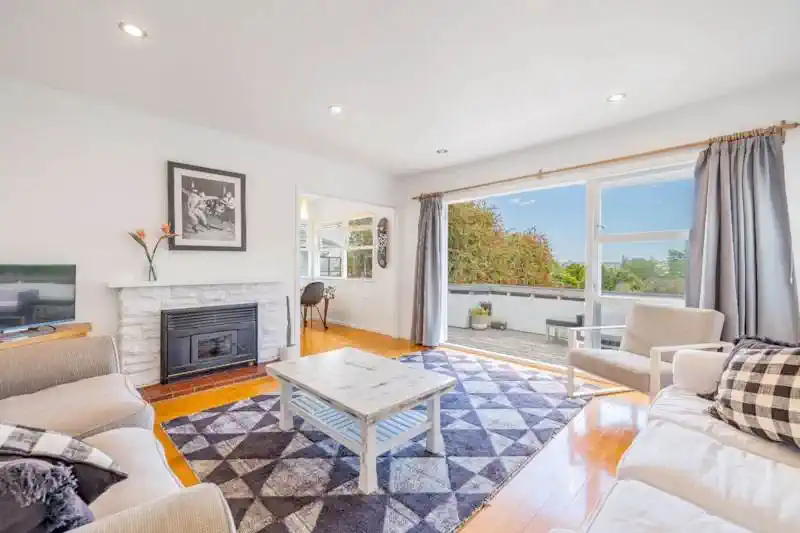 37 Rosalind Road, Glenfield, Auckland