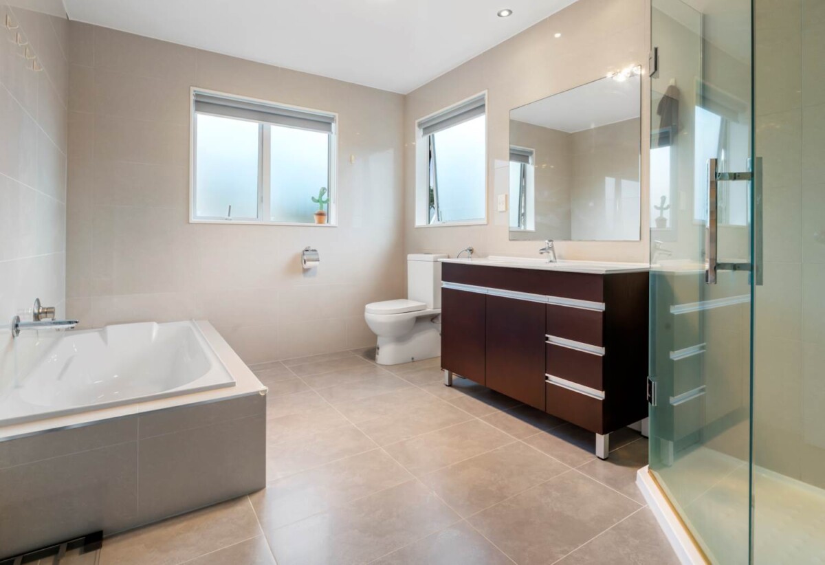 33C Oteha Valley Road, Northcross, Auckland