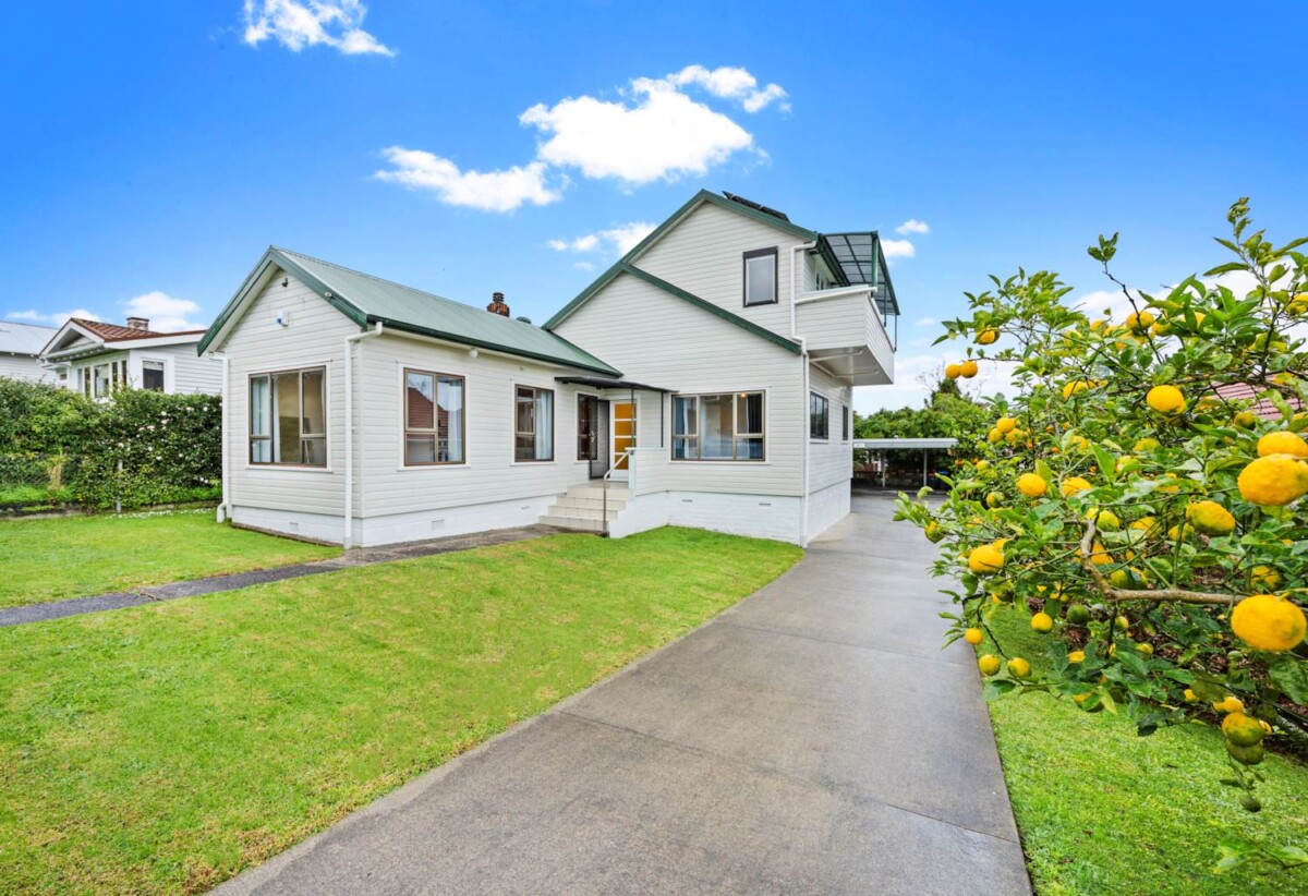 20 Rhodes Avenue, Mt Albert, Auckland