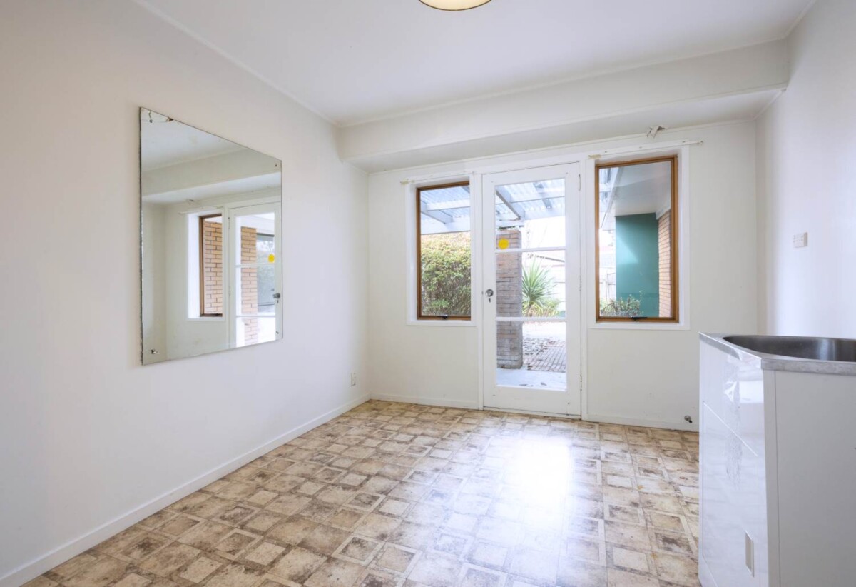 Urgent sale, 55 Walworth Avenue, Pakuranga Heights, Auckland