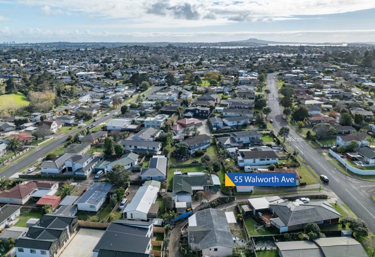 Urgent sale, 55 Walworth Avenue, Pakuranga Heights, Auckland