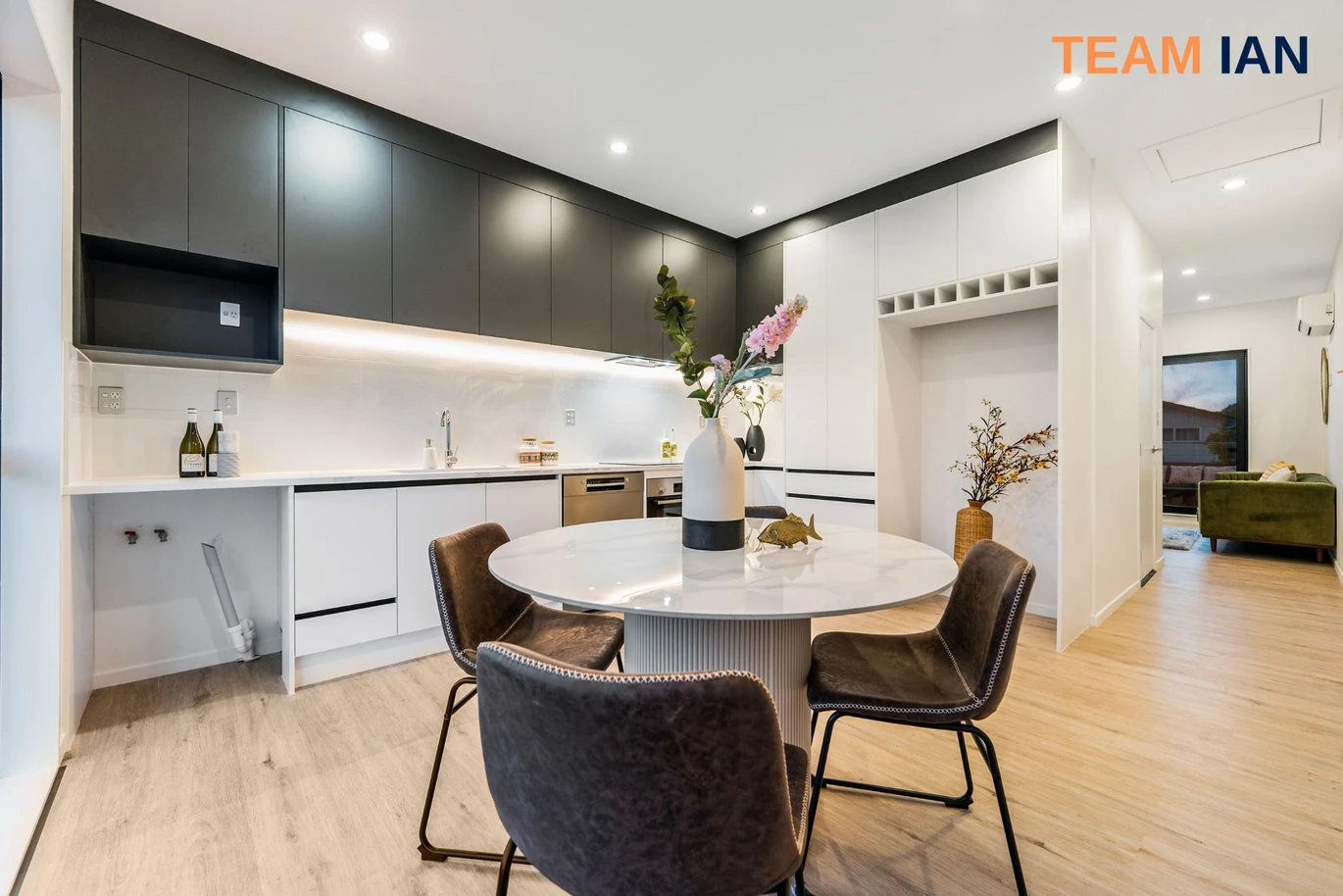4/14 Sabot Place, Massey, Auckland