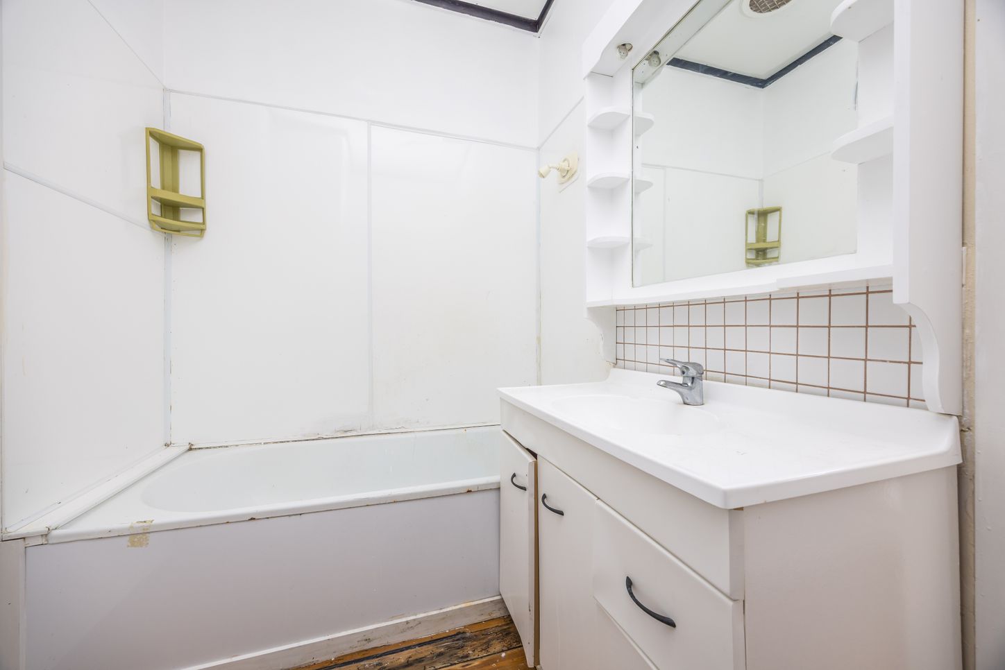 Auckland Grammar and Epsom Girls Grammar school Zone, leasehold 2-bedroom, 1-bathroom unit with a carport, 296 Manukau Road, Epsom, Auckland