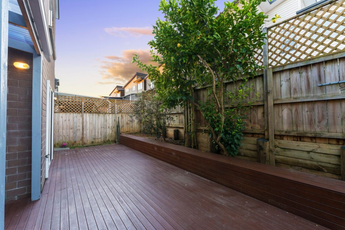 Vendor’s Paying Two Mortgages – This Must Be Sold, 22 Sunshine Boulevard, Sunnyvale, Auckland