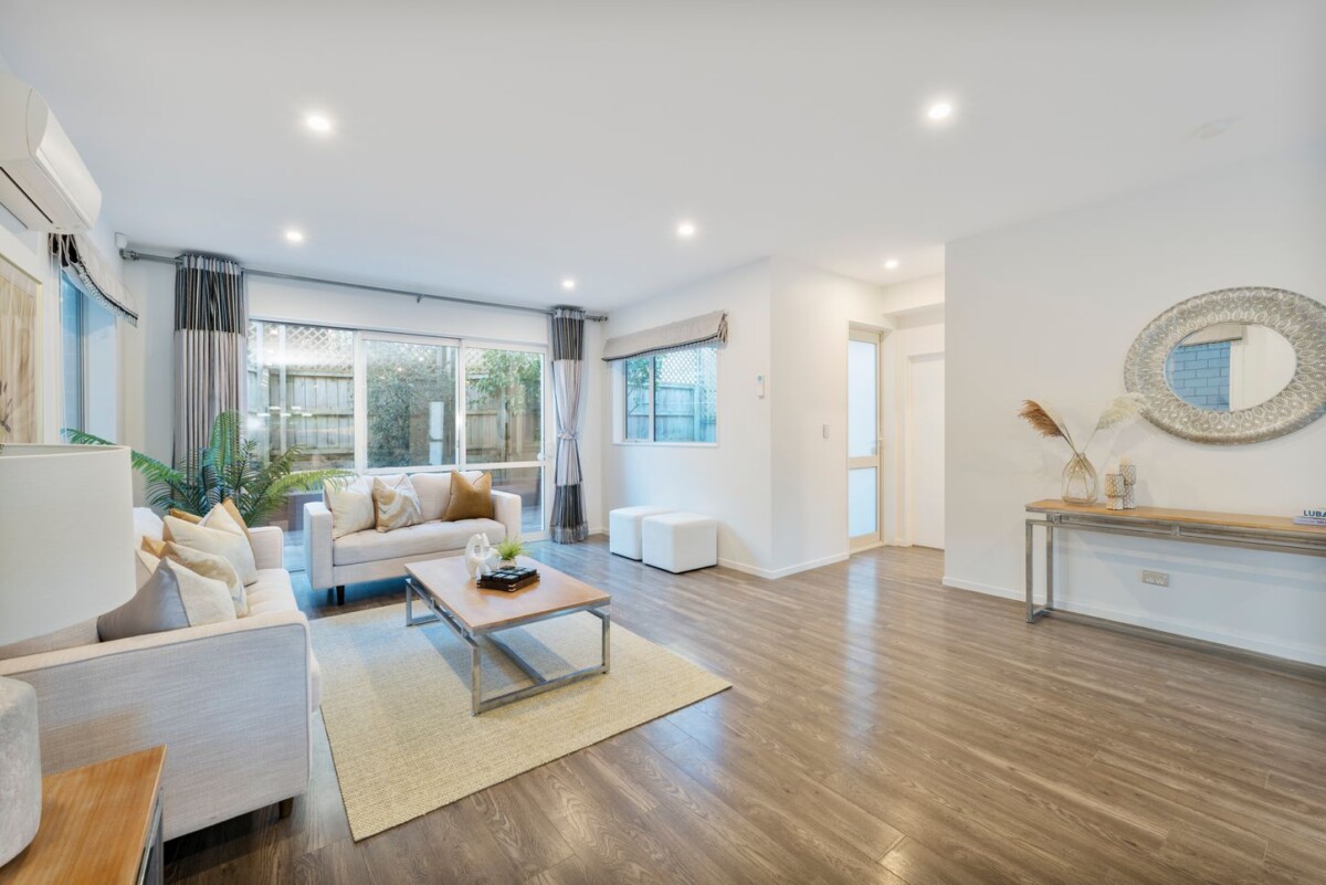 Vendor’s Paying Two Mortgages – This Must Be Sold, 22 Sunshine Boulevard, Sunnyvale, Auckland