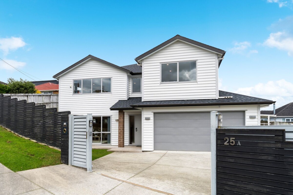 25A View Road, Henderson, Auckland
