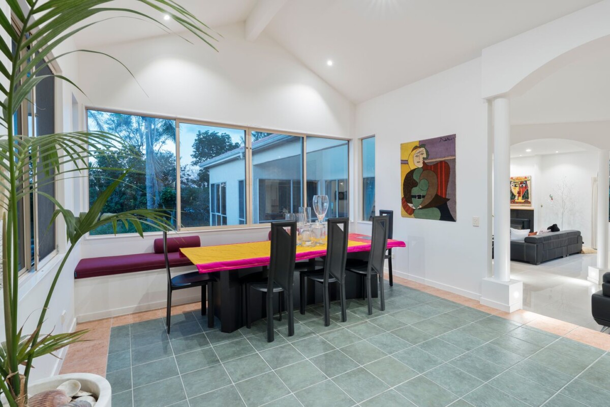9 Burgundy Park Avenue, Henderson Heights, Auckland