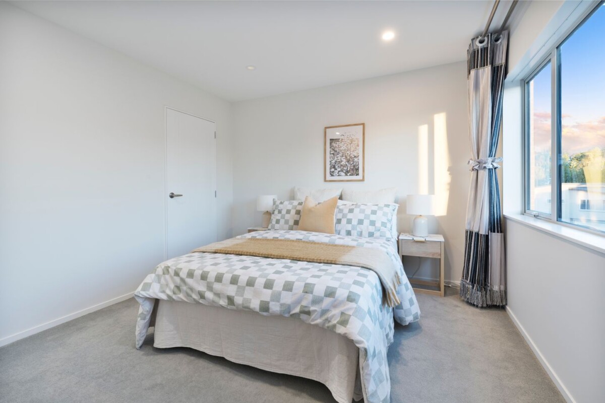 Vendor’s Paying Two Mortgages – This Must Be Sold, 22 Sunshine Boulevard, Sunnyvale, Auckland