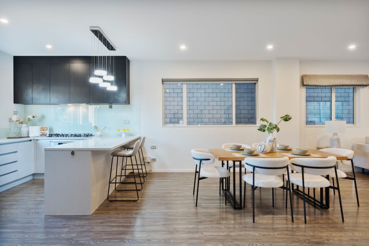 Vendor’s Paying Two Mortgages – This Must Be Sold, 22 Sunshine Boulevard, Sunnyvale, Auckland