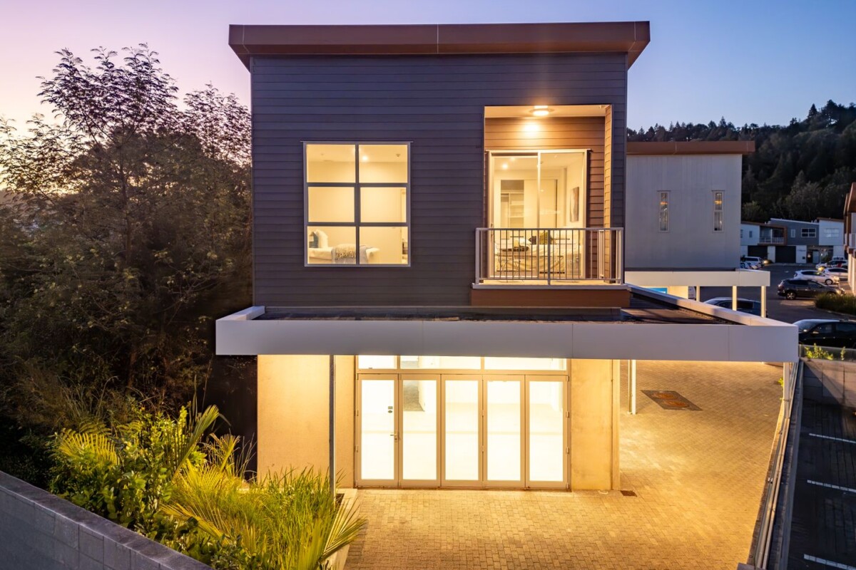 Home & Income Or Work & Live Or Cash Cow Investment, A1/18 Oteha Valley Road, Albany, Auckland