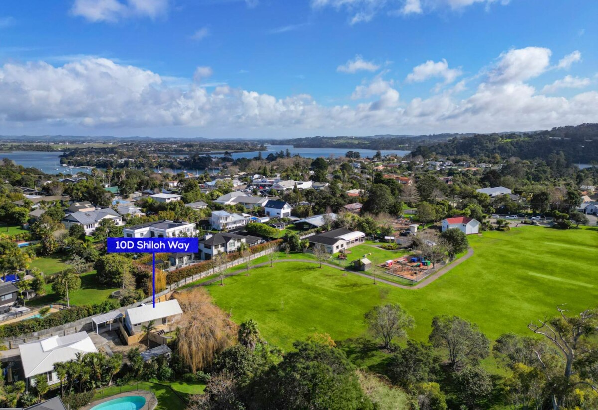 Next to Park, Renovated, 10D Shiloh Way, Greenhithe, Auckland