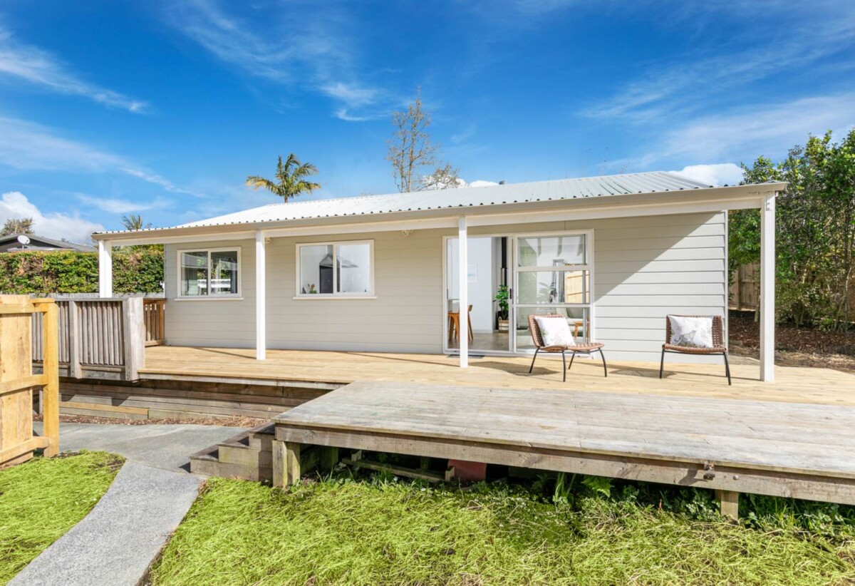 Next to Park, Renovated, 10D Shiloh Way, Greenhithe, Auckland