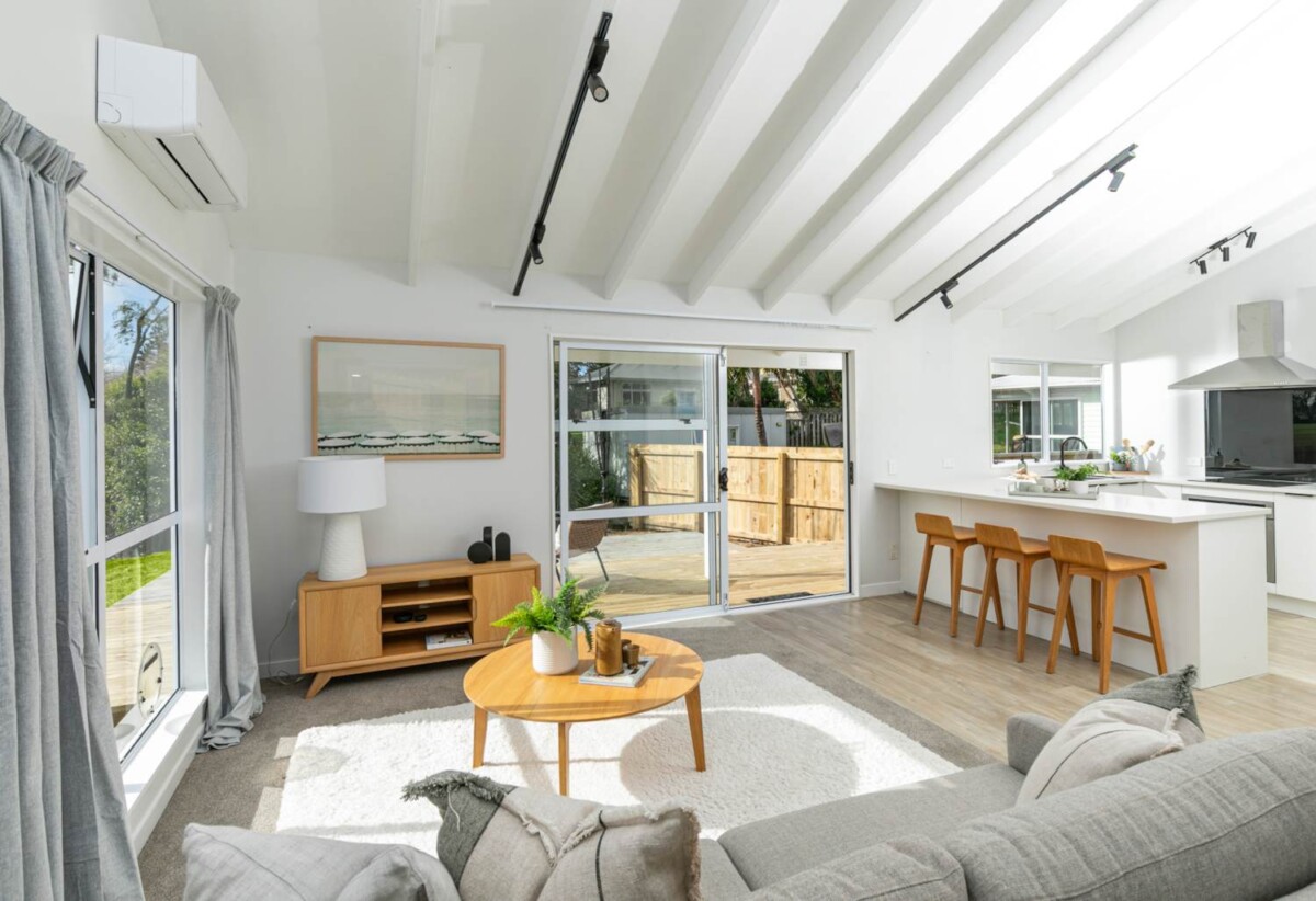 Next to Park, Renovated, 10D Shiloh Way, Greenhithe, Auckland