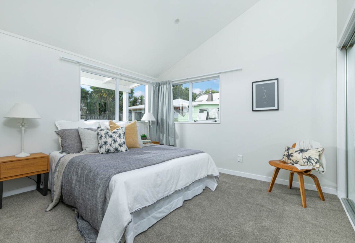 Next to Park, Renovated, 10D Shiloh Way, Greenhithe, Auckland