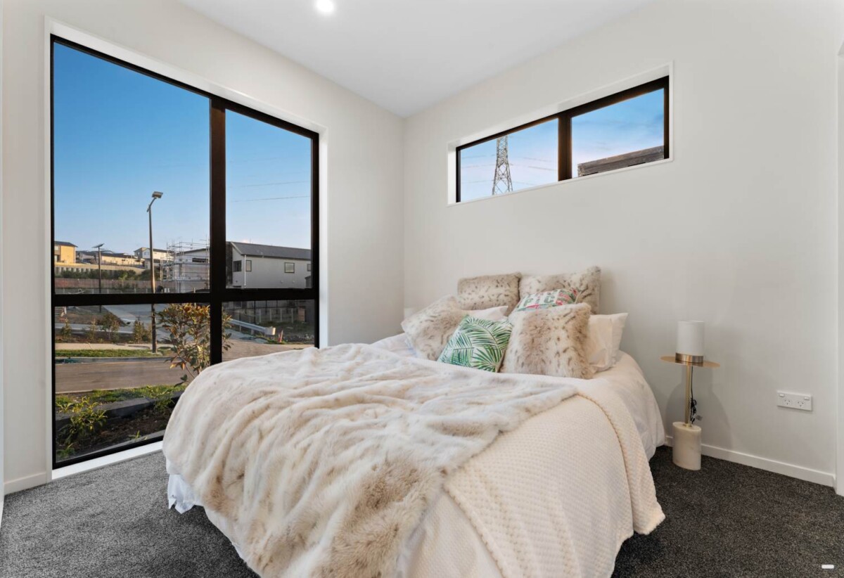 Urgent Sale, Must sell, All agents and conjunctionals welcome, 16 Kotiu Place, Massey, Auckland