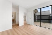 Urgent Sale, Must sell, All agents and conjunctionals welcome, 16 Kotiu Place, Massey, Auckland