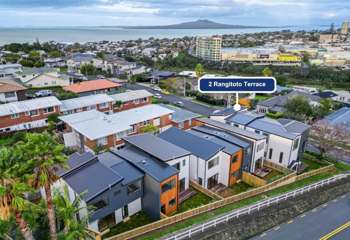 2C Rangitoto Terrace, Milford, Auckland