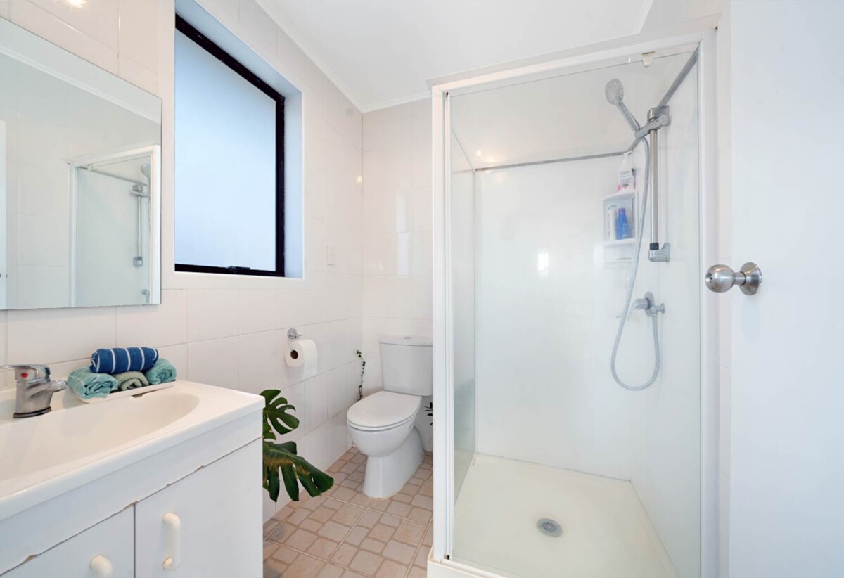 With RC, BC, EPA for a additional 4 bedrooms new house, 4 Falkirk Street, Blockhouse Bay, Auckland