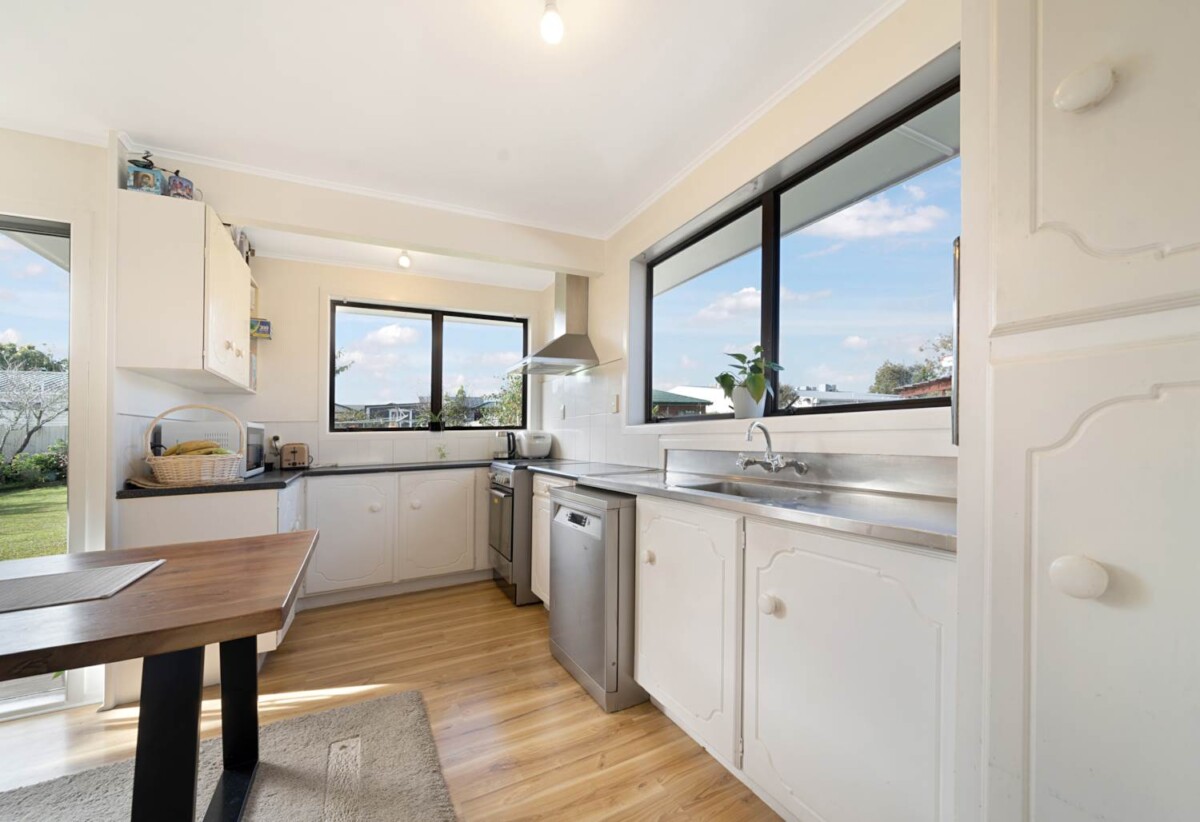 With RC, BC, EPA for a additional 4 bedrooms new house, 4 Falkirk Street, Blockhouse Bay, Auckland