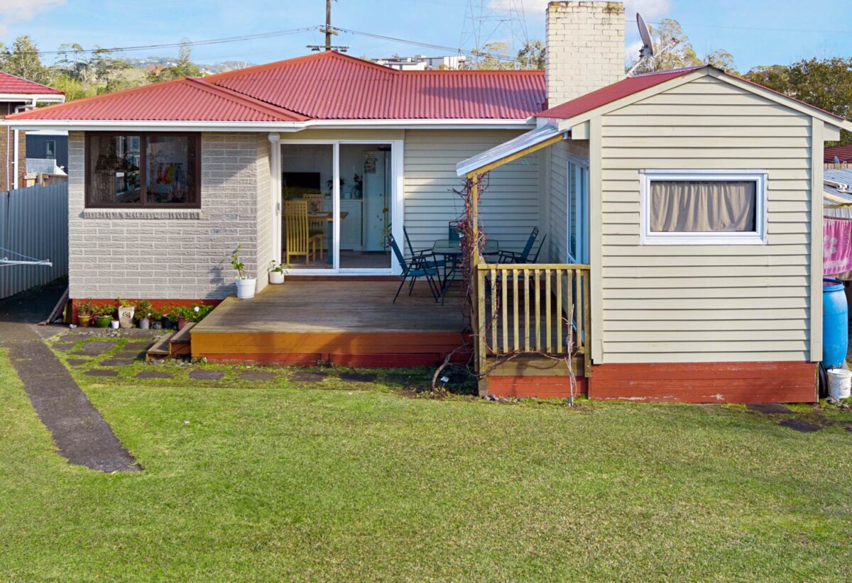 With RC, BC, EPA for a additional 4 bedrooms new house, 4 Falkirk Street, Blockhouse Bay, Auckland