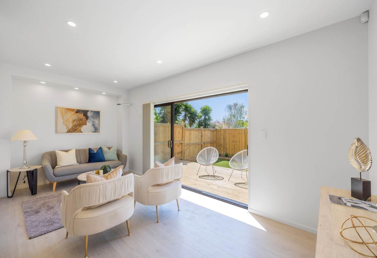 4 beds 3 baths home, close to schools, supermarket, town centre, reserve, 48C Tamatea Avenue, Pt England, Auckland