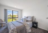 4 beds 3 baths home, close to schools, supermarket, town centre, reserve, 48C Tamatea Avenue, Pt England, Auckland
