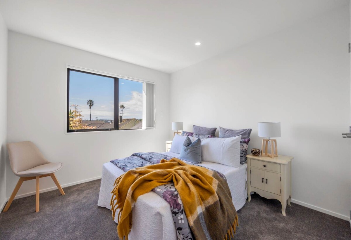 4 beds 3 baths home, close to schools, supermarket, town centre, reserve, 48C Tamatea Avenue, Pt England, Auckland
