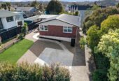 Renovated, 3 beds house on 458m² section, walks to schools, other local amenities, 8 Aplin Place, Birkdale, Auckland