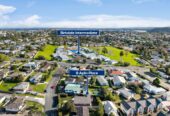 Renovated, 3 beds house on 458m² section, walks to schools, other local amenities, 8 Aplin Place, Birkdale, Auckland