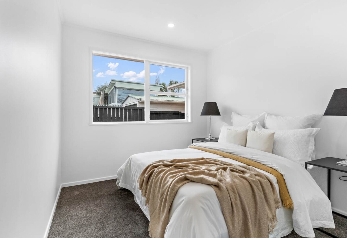 Renovated, 3 beds house on 458m² section, walks to schools, other local amenities, 8 Aplin Place, Birkdale, Auckland